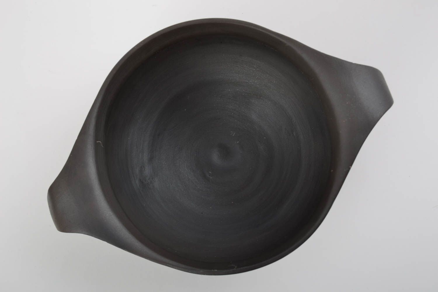 Schwarze tiefe keramische Schüssel mit Griffen handmade Öko Geschirr 1L foto 3