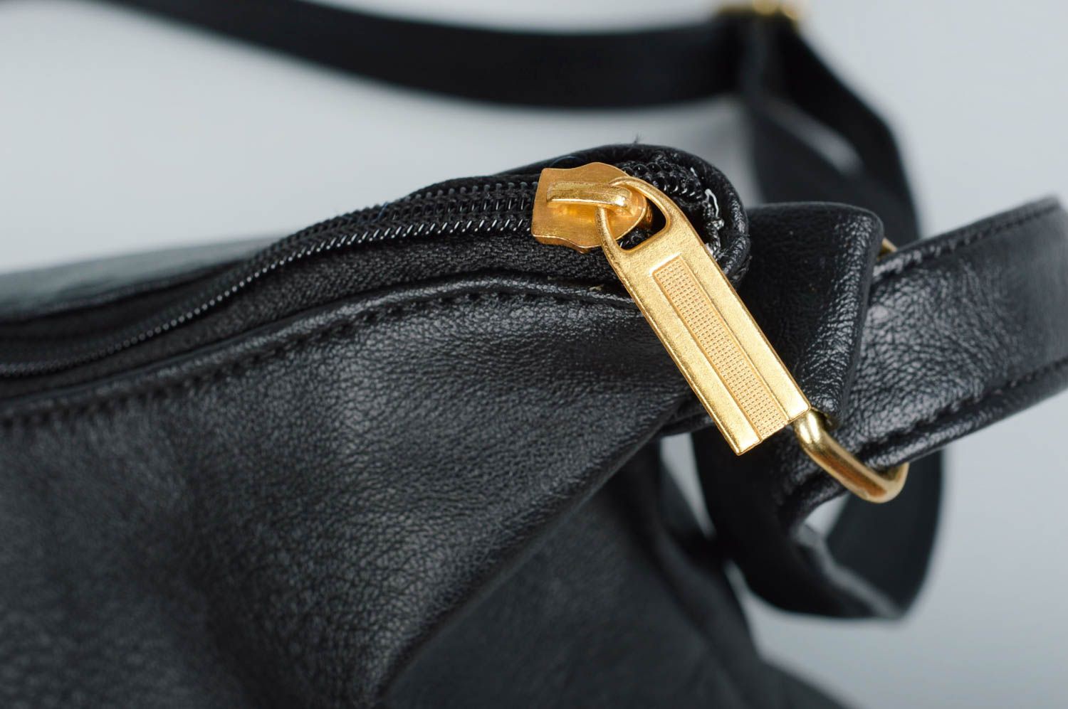 Handmade leatherette shoulder bag black spacious bag gift for wife fashion bag  photo 5