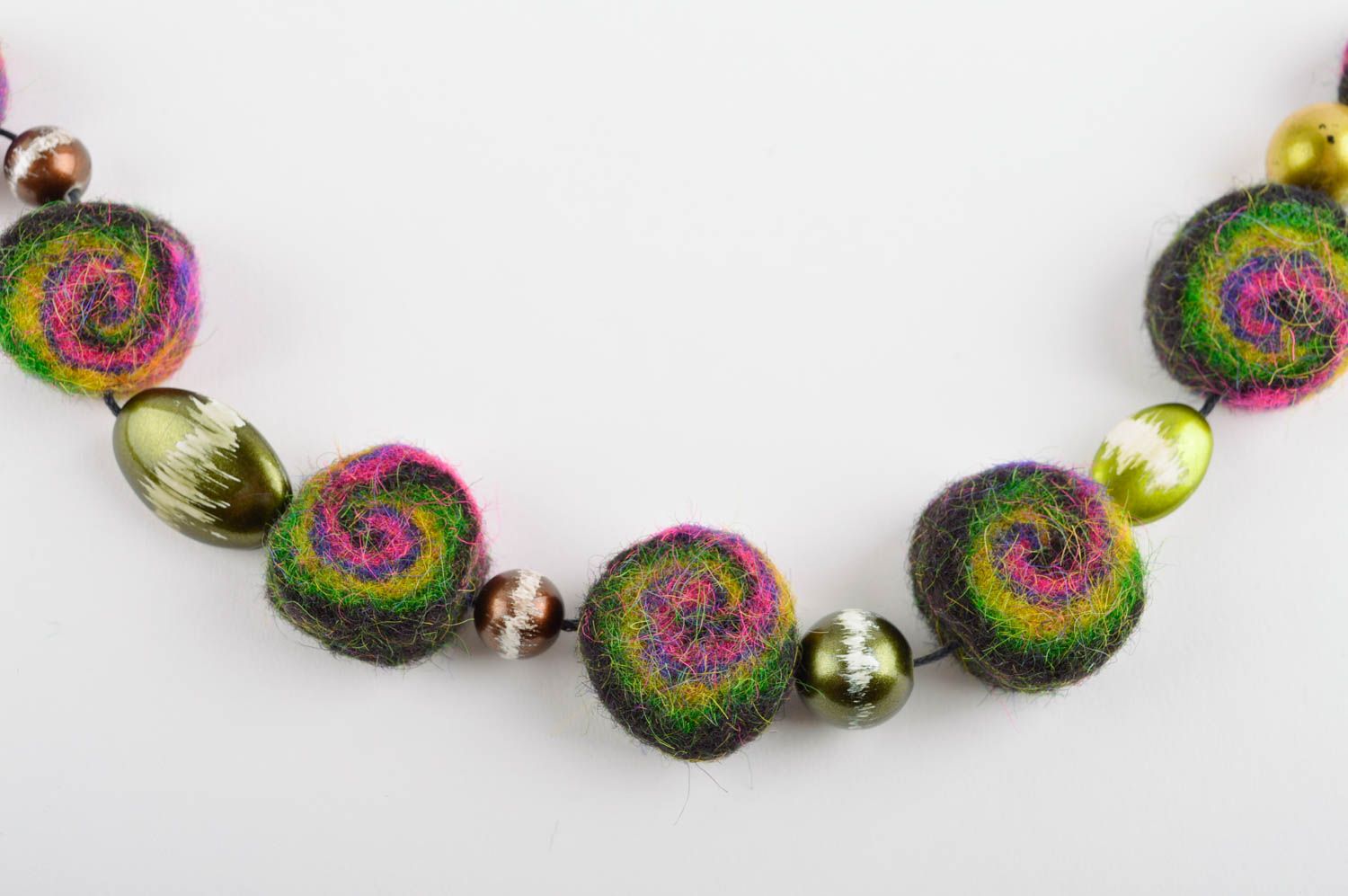 Handmade felted necklace designer jewelry made of wool stylish accessories  photo 3
