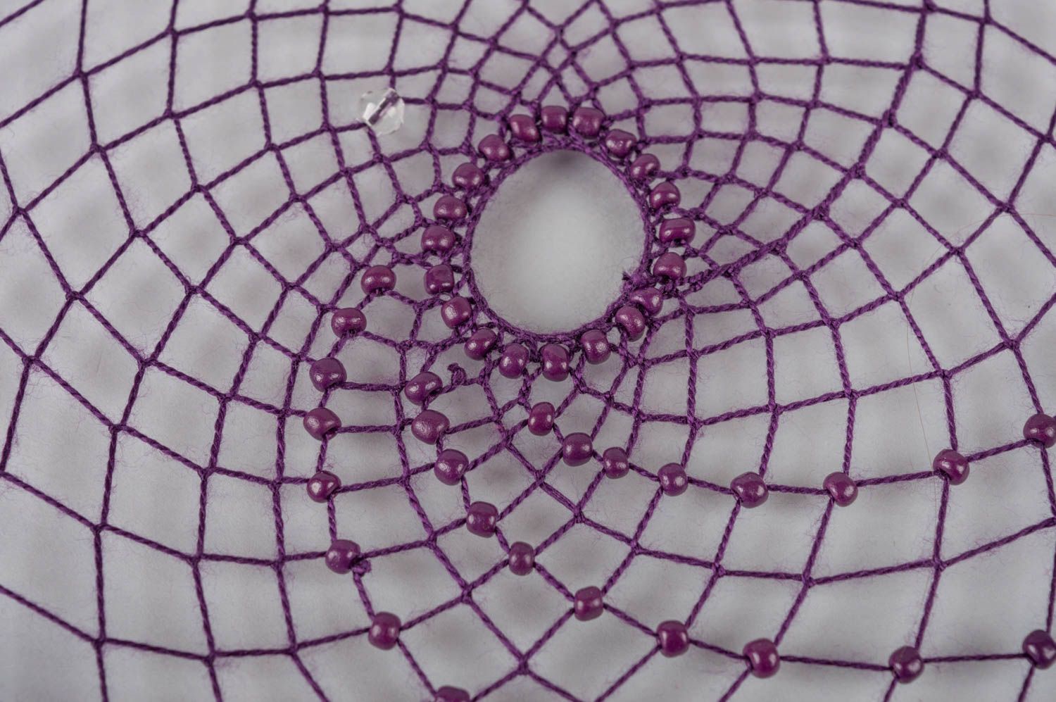 Фиолетовая подвеска для интерьера в виде Ловца Снов ручной работы большая фото 3