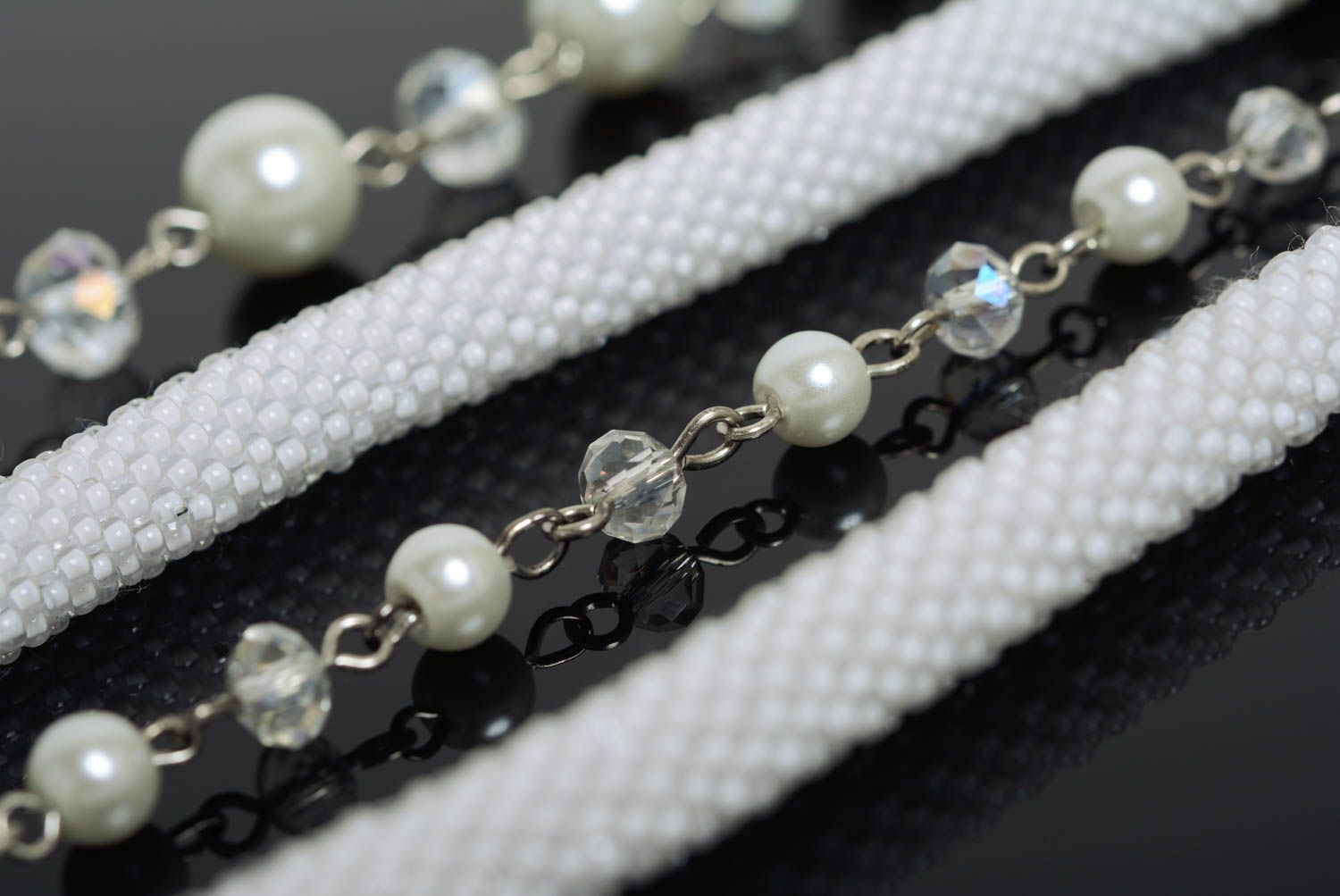 Set de collier et bracelet en perles de rocailles blanches faits main tressés photo 5