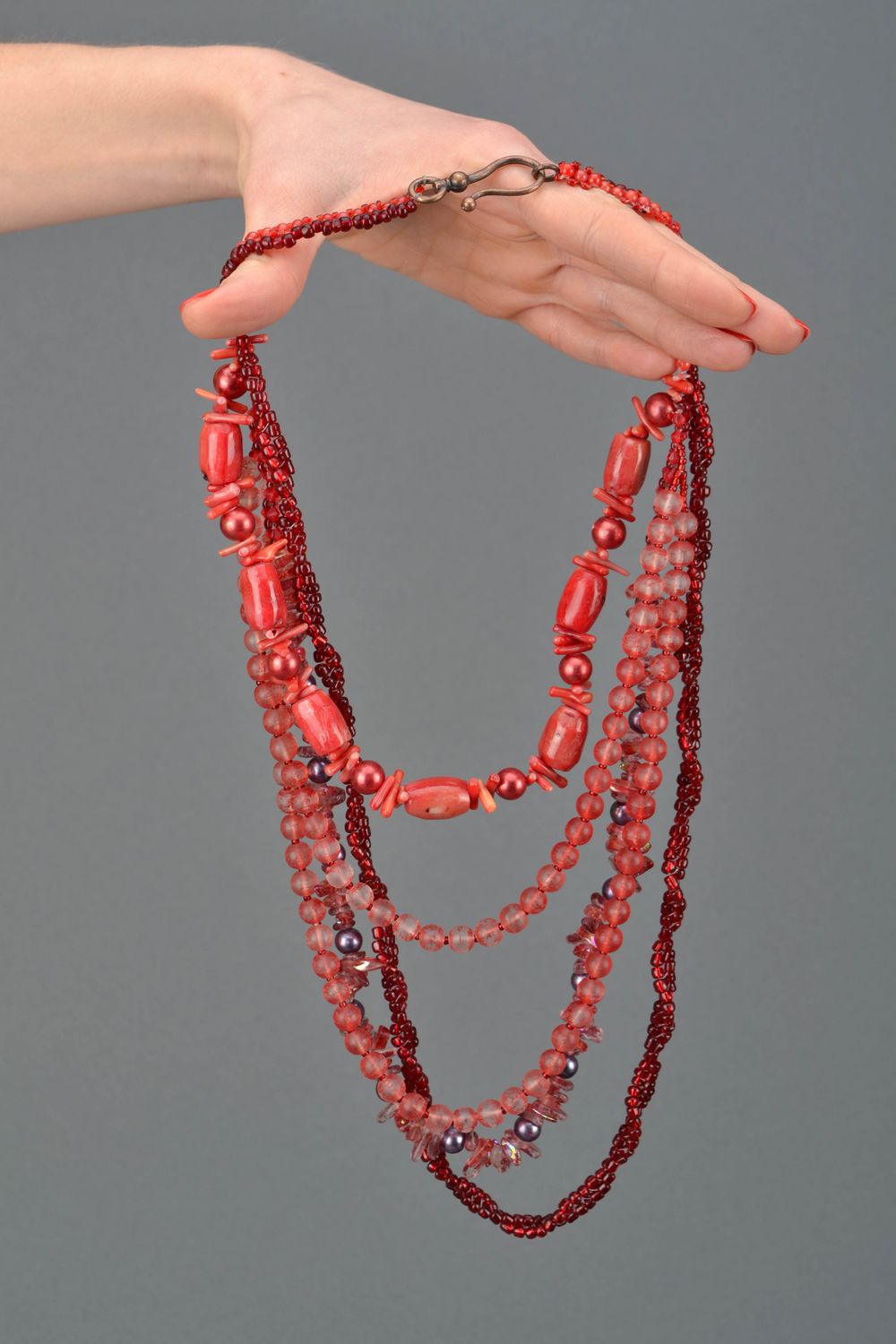 Multi-row beaded necklace with quartz and coral photo 2