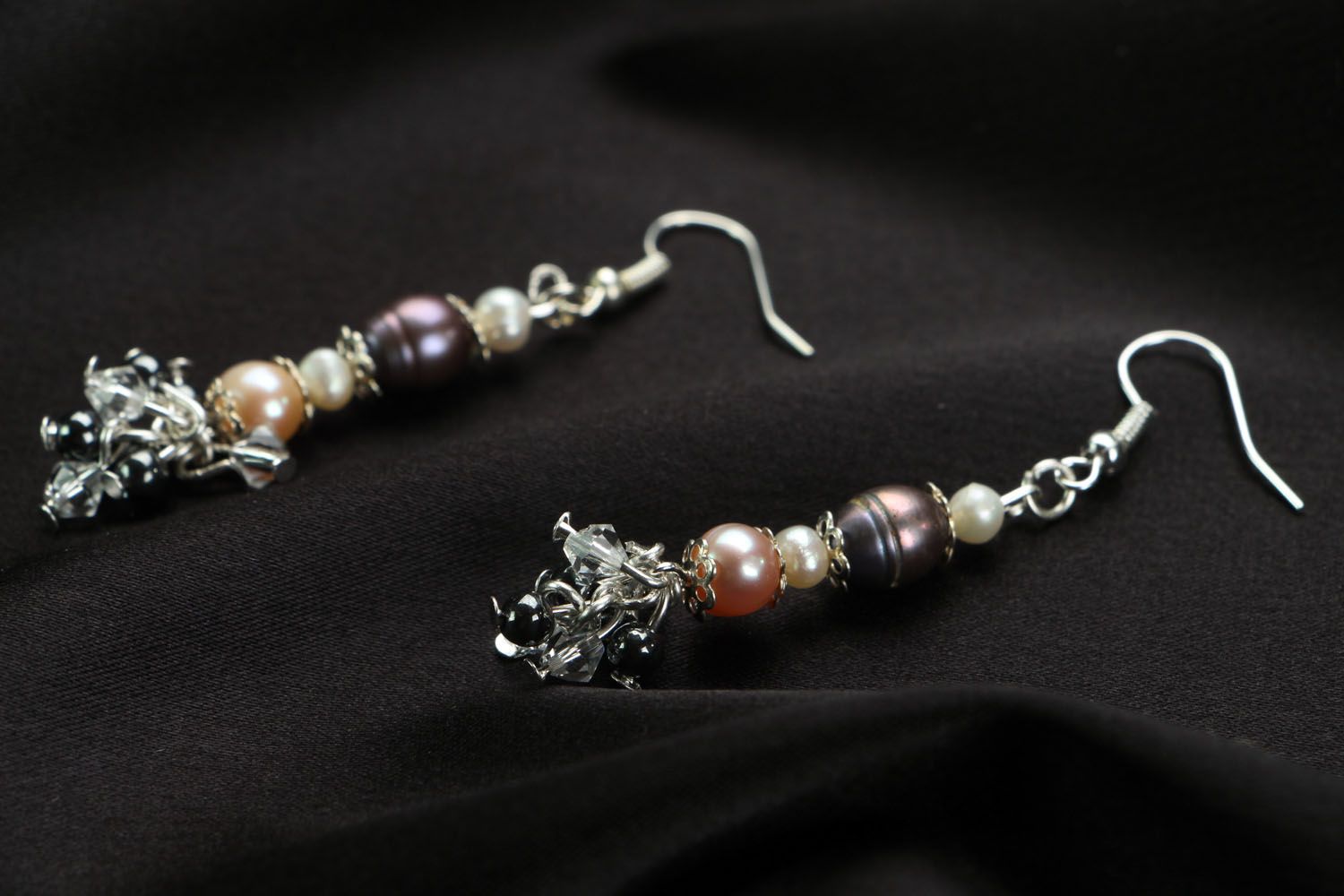 Pearl earrings photo 2