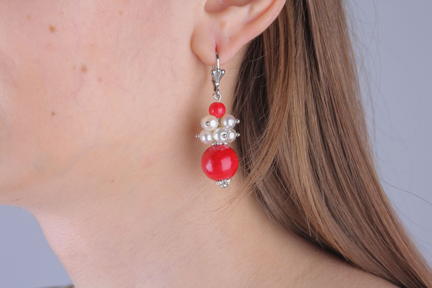 Earrings with pearls and corals photo 4