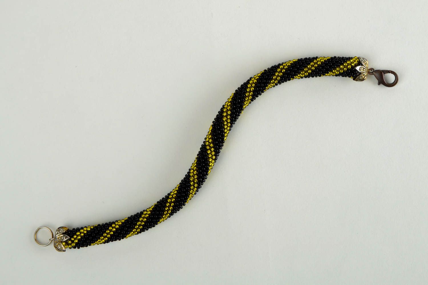 Украшение ручной работы браслет из бисера черно желтый модный браслет женский фото 2