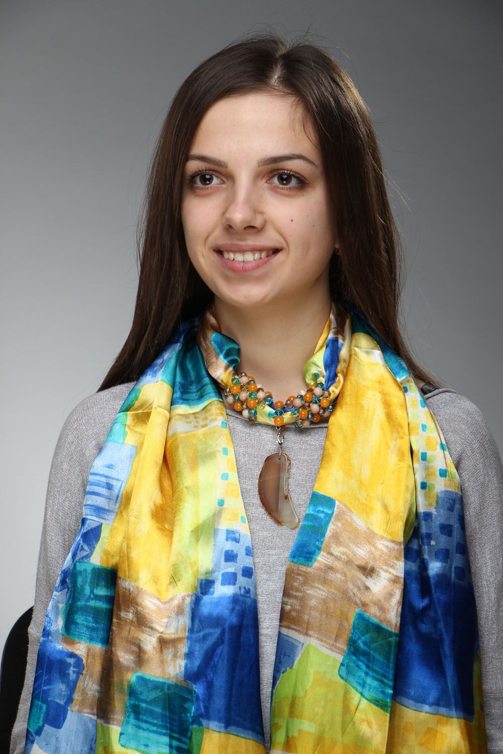 Summer scarf with natural stones photo 1