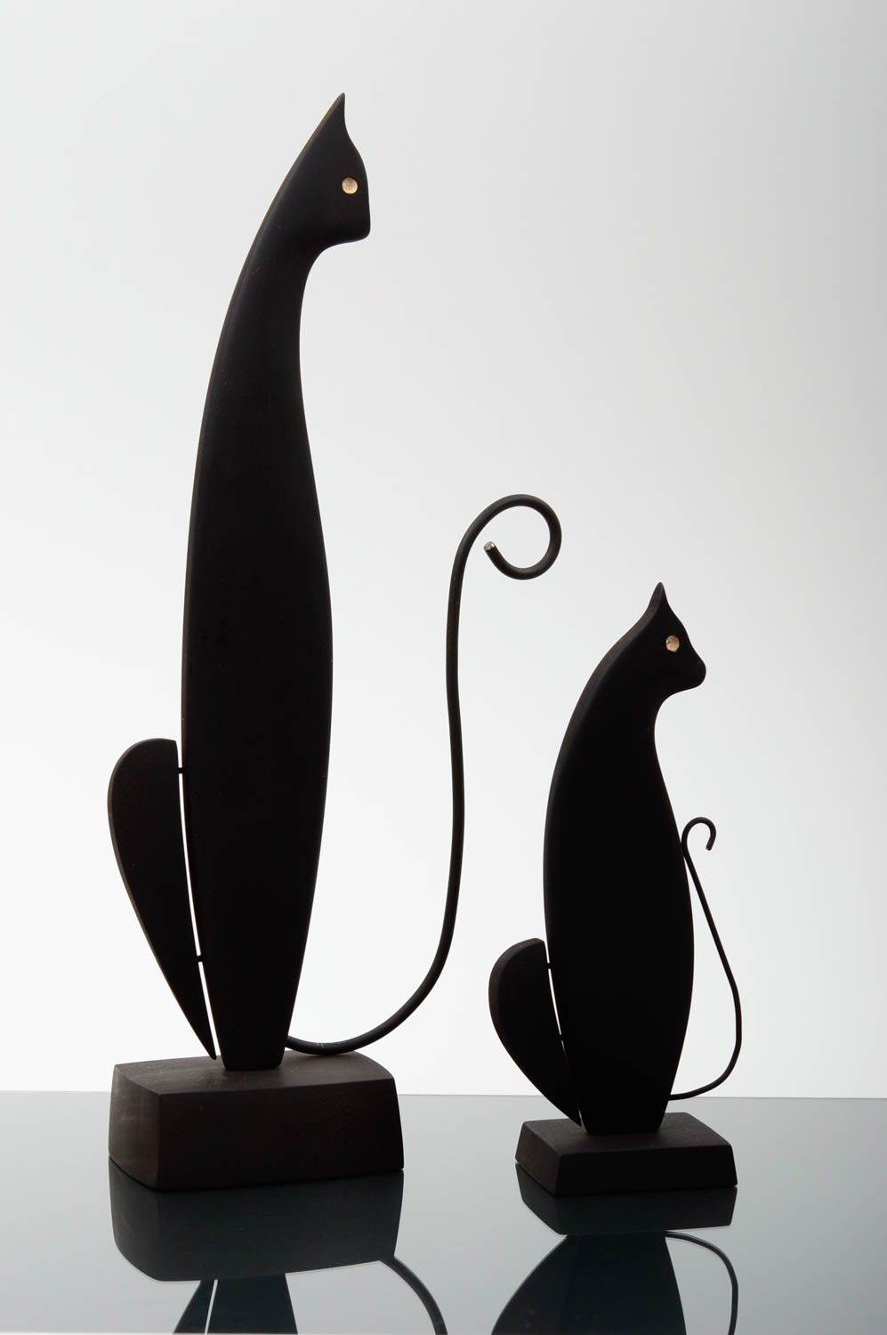 Статуэтки из древесины ясеня ручной работы в виде котов 2 шт черные красивые фото 1