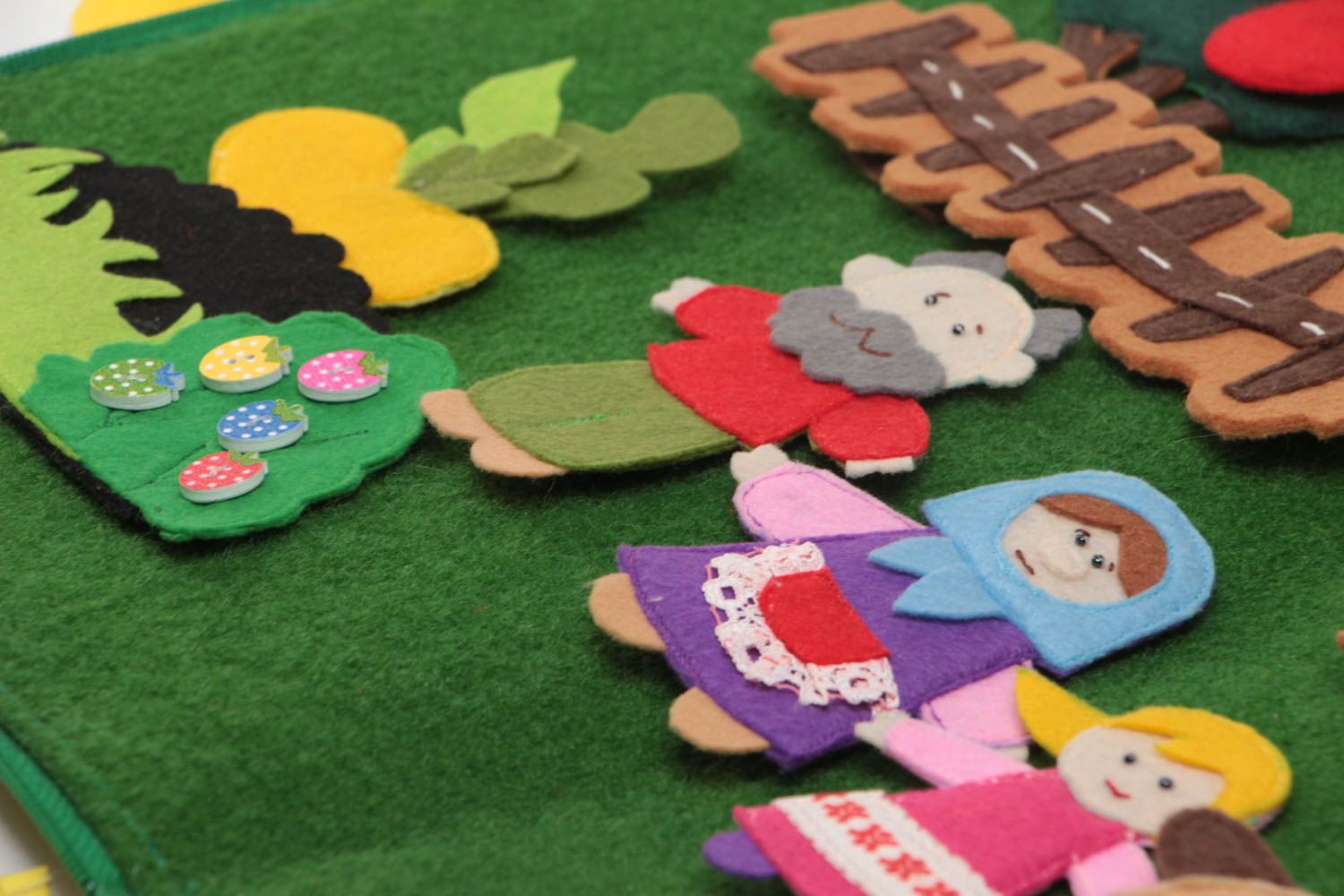 Handmade Kinder Spielset aus Stoff Märchen Rübe weich bunt aus Filz für Kinder foto 3