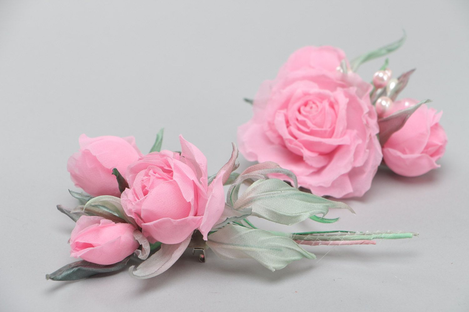 Брошь в виде розы и заколка для волос набор 2 шт ручная работа розовая красивая фото 3