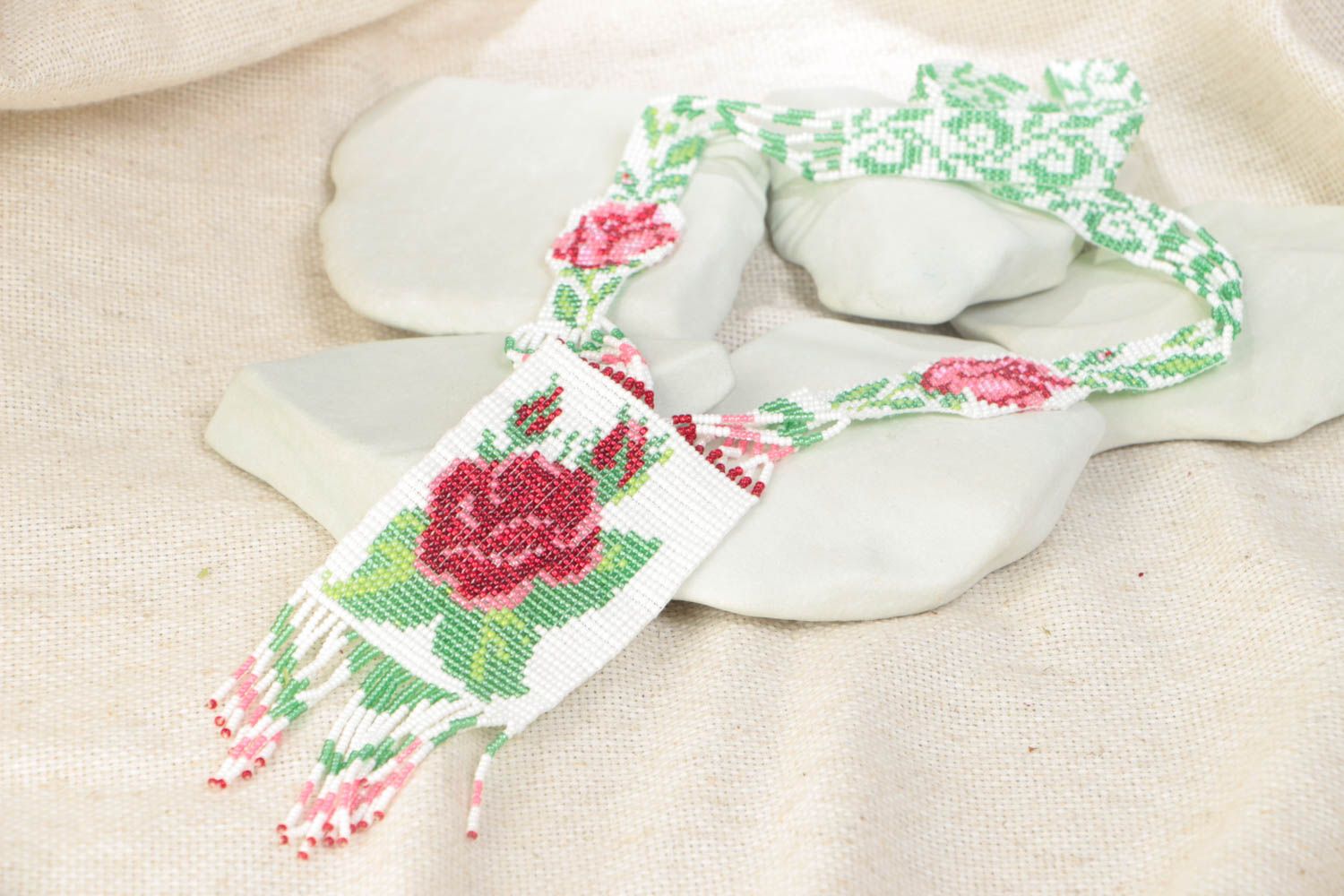 Collar de abalorios checos original guerdán artesanal con ornamento floral foto 1