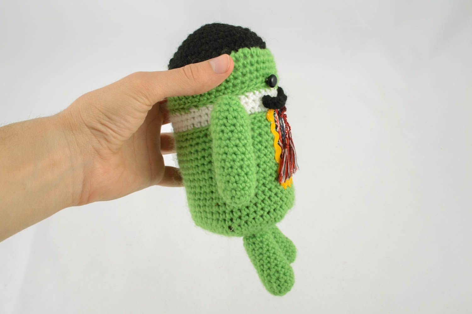 Giocattolo a maglia fatto a mano pupazzo morbido a forma di uomo verde foto 4