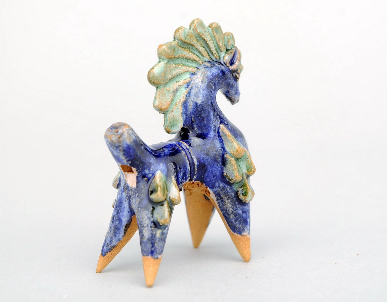 Свистулька-лошадка из глины фото 4