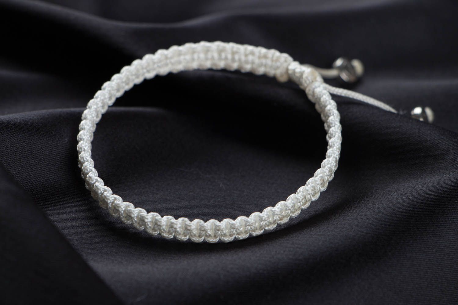 White braided bracelet photo 2