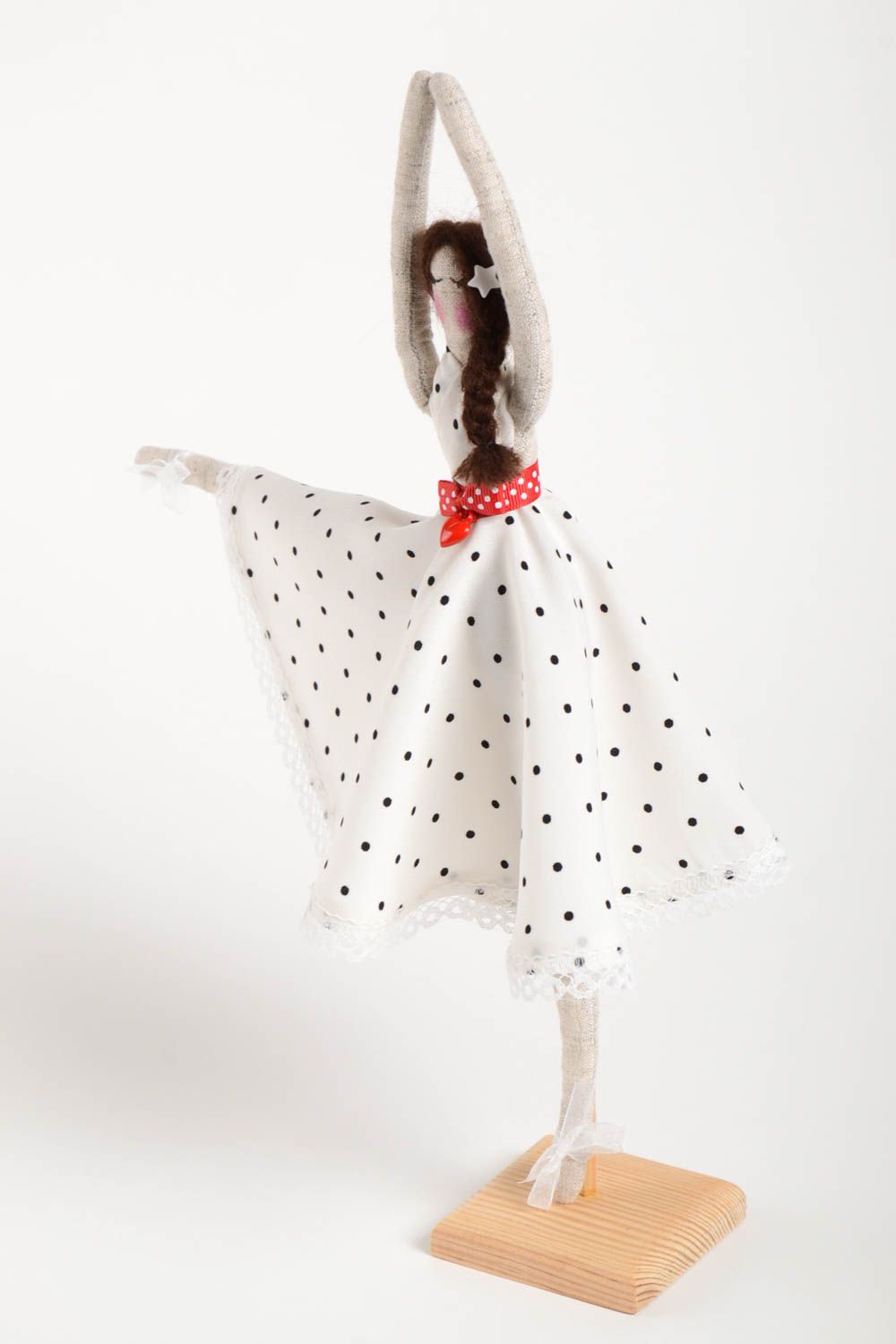 Авторская кукла игрушка ручной работы дизайнерская кукла балерина в белом фото 2