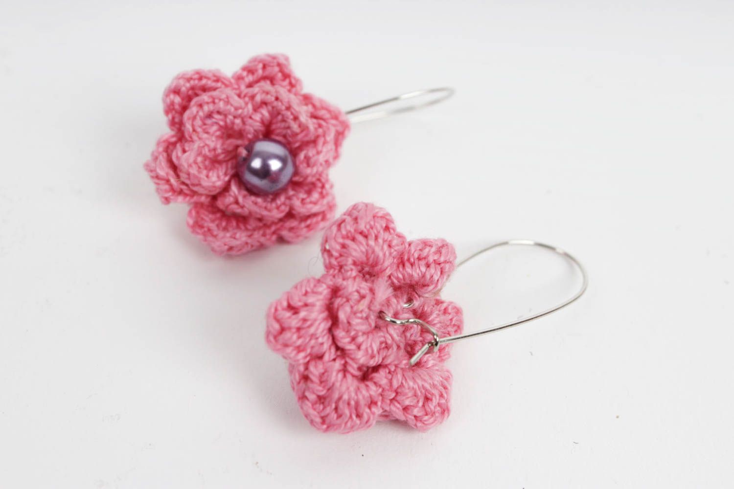 Boucles d'oreilles fleurs roses Bijou fait main tricot au crochet Cadeau femme photo 5