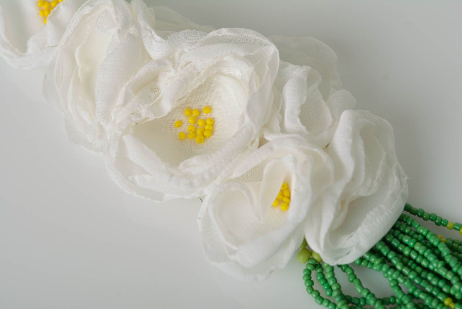 Collar de flores de tela y abalorios artesanal bisutería fina accesorio de mujer foto 5