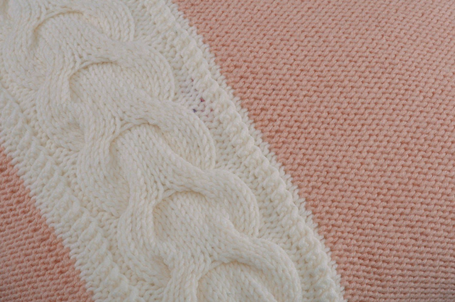 Almohada blanda de acrílico y lana beige artesanal tejida original bonita foto 2
