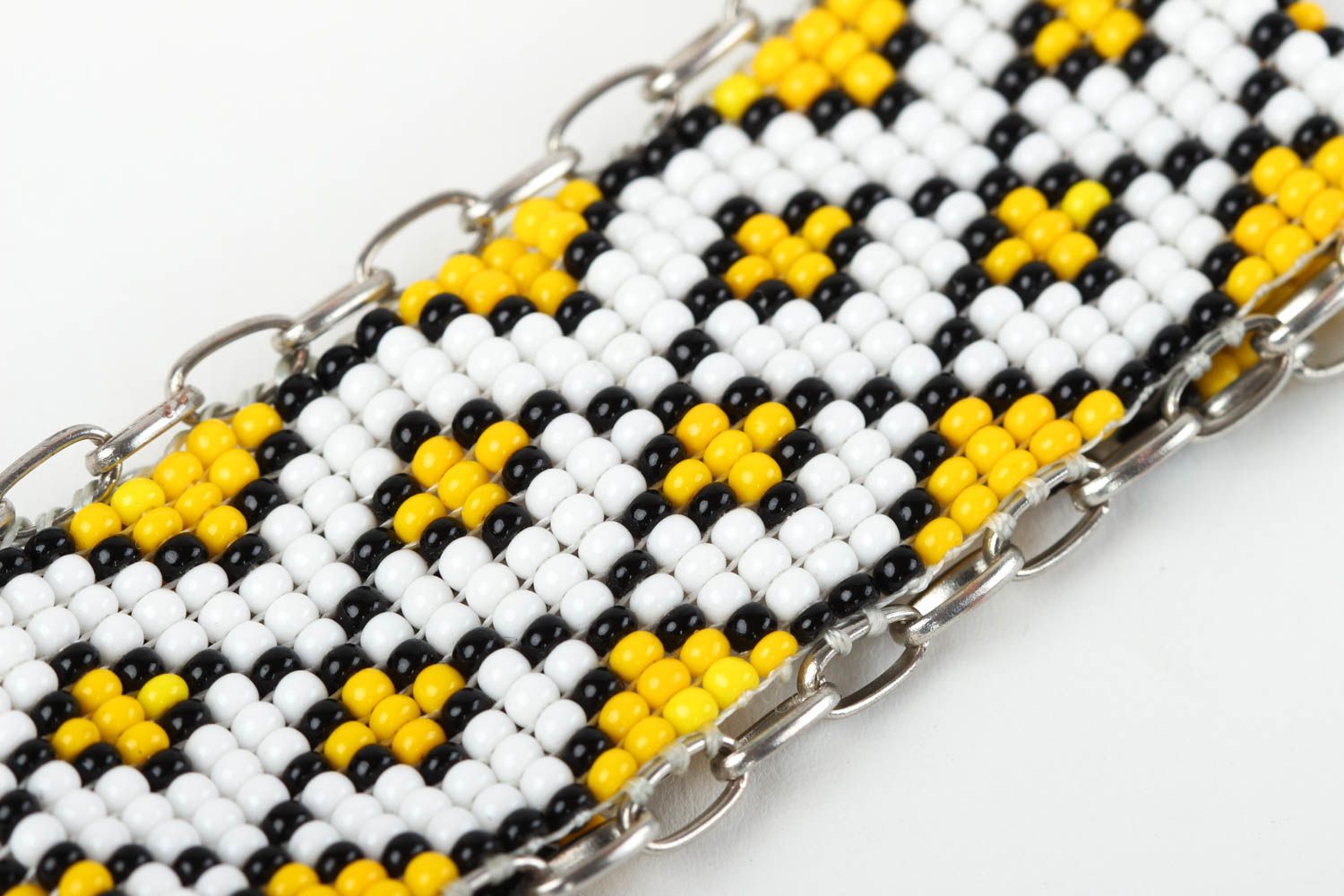 Chain ethnic handmade white, yellow and black beads bracelet for women photo 3