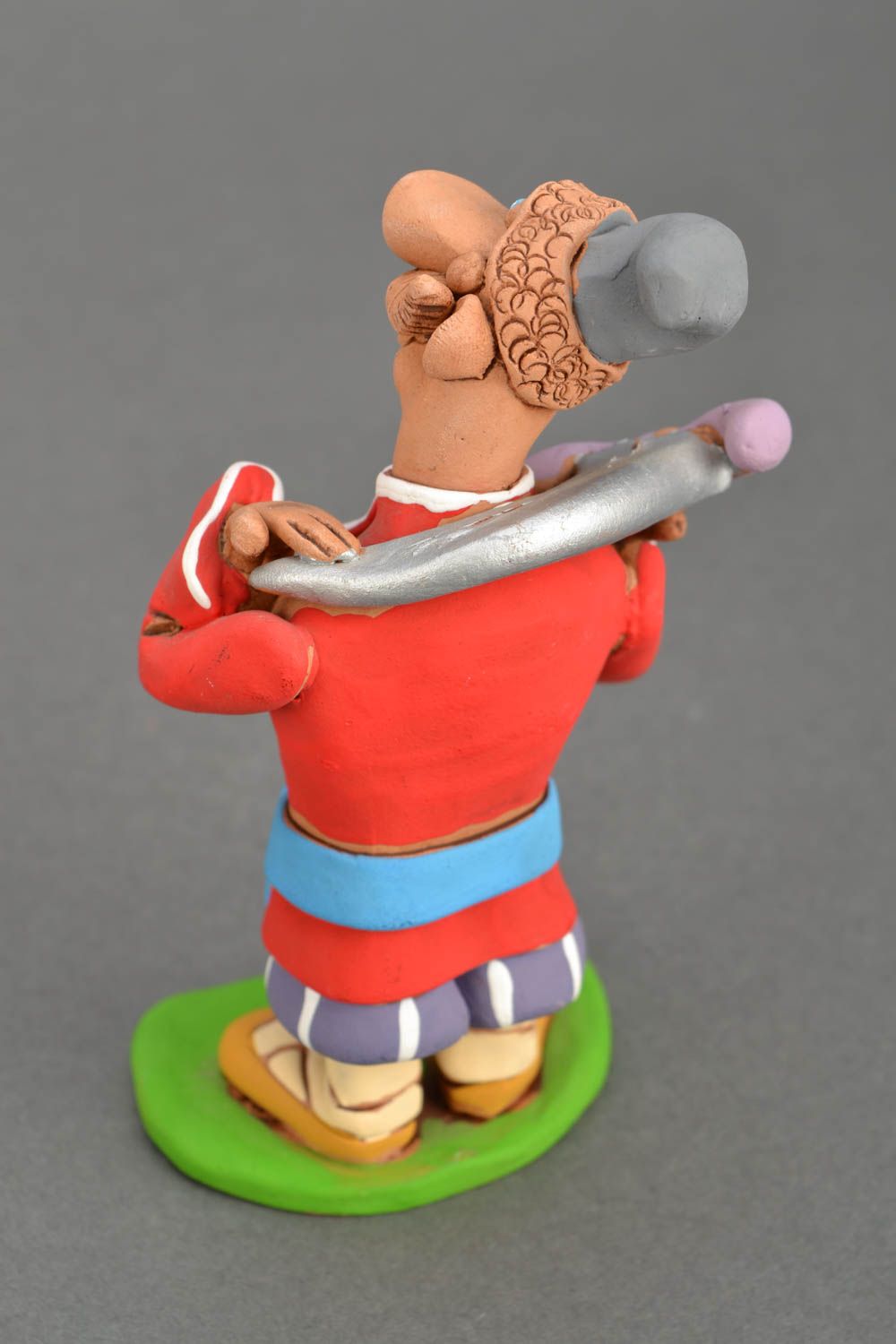 Handmade Figurine aus Ton Kosak mit Säbel  foto 5