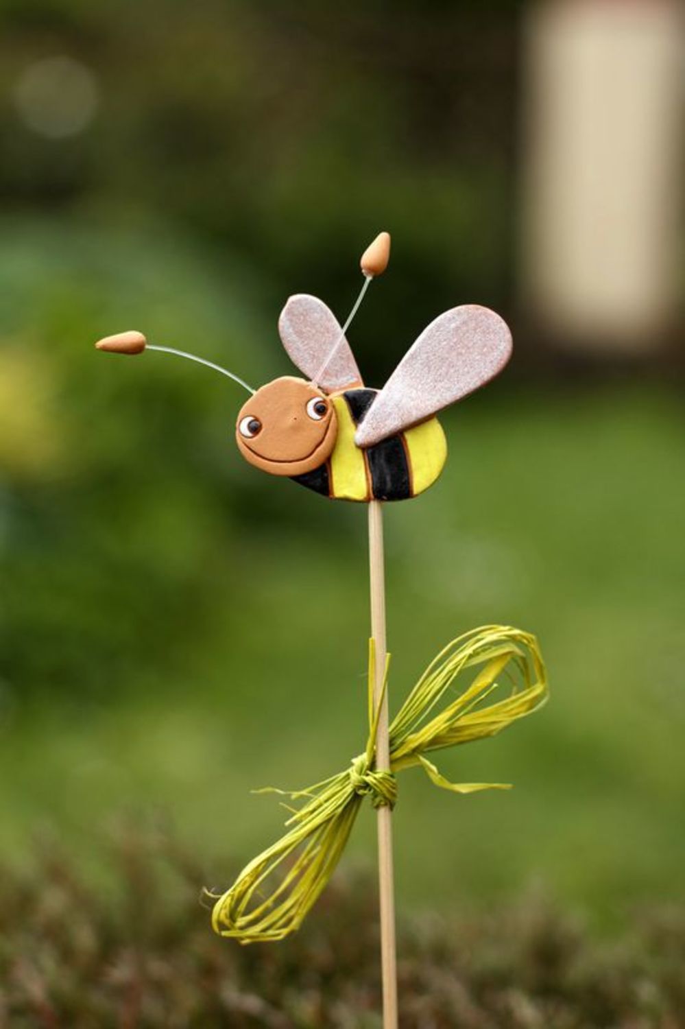 Schmuck für Blumentopf Biene foto 1