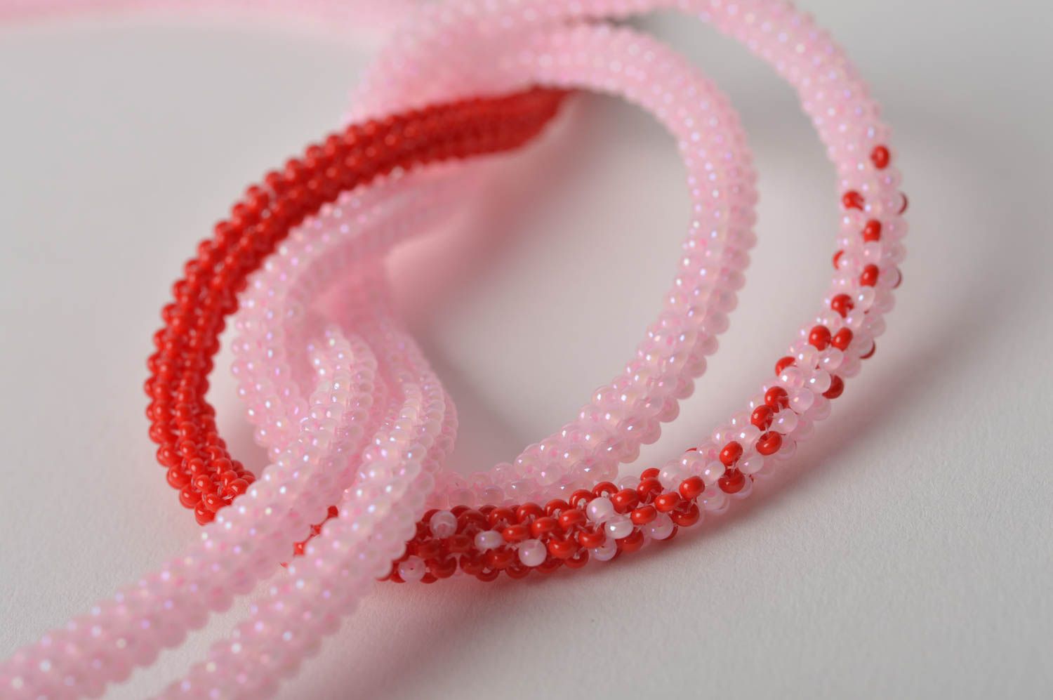Long Collier lariat fait main en perles de rocaille rose-rouge Cadeau pour femme photo 5