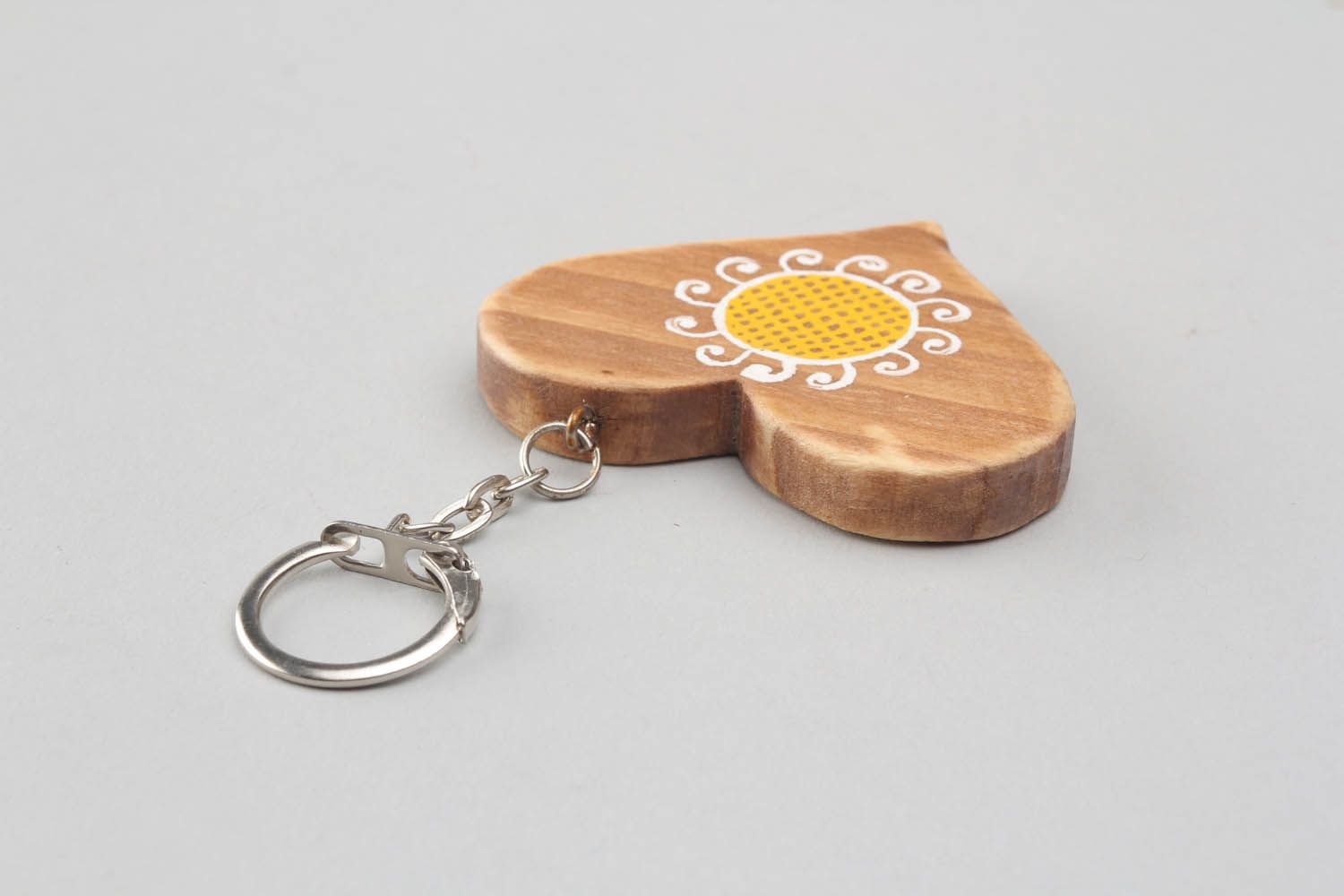 Chaveiro para chaves feito de madeira e pintado com tintas à mão Sol foto 3