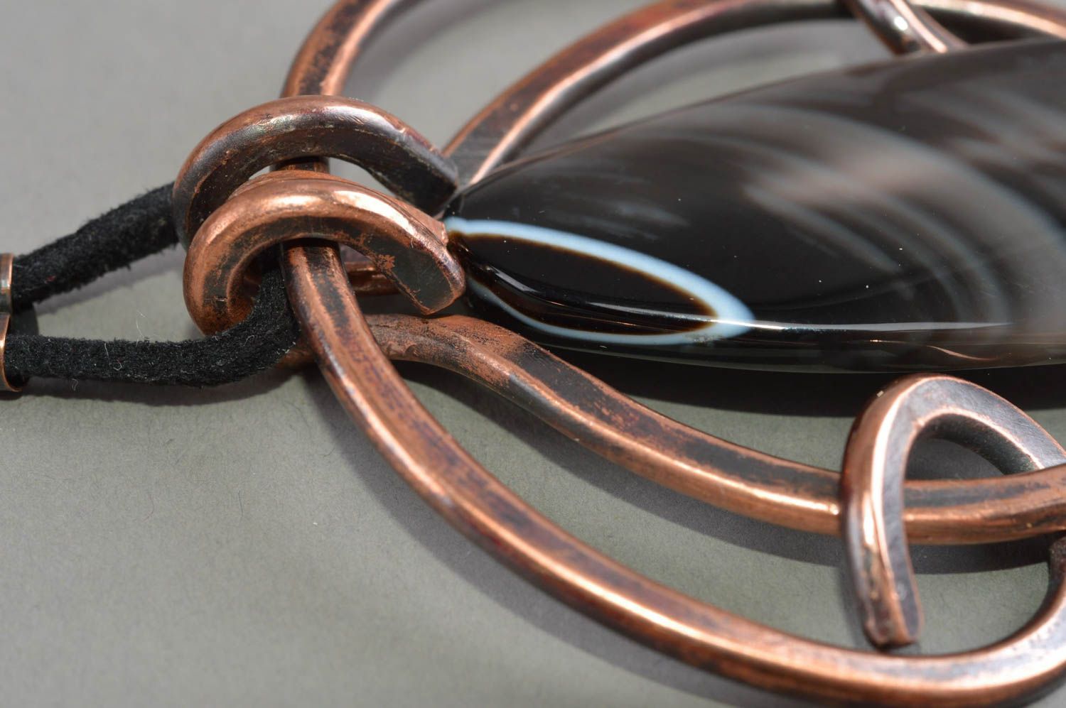Gros joli pendentif en cuivre avec agate naturelle fait main original torsadé photo 5