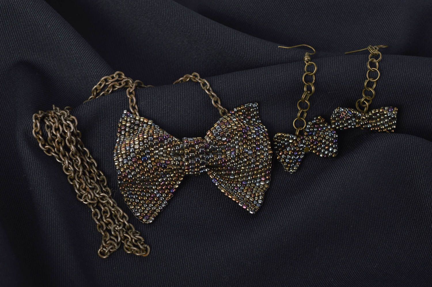 Модные украшения из бисера ручной работы серьги из бисера украшение на шею фото 1