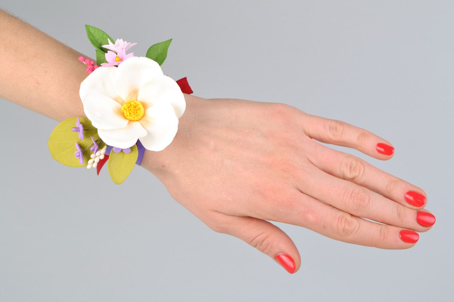 Pulsera para dama de honor con flores artificiales hechas a mano de fom bonita foto 2