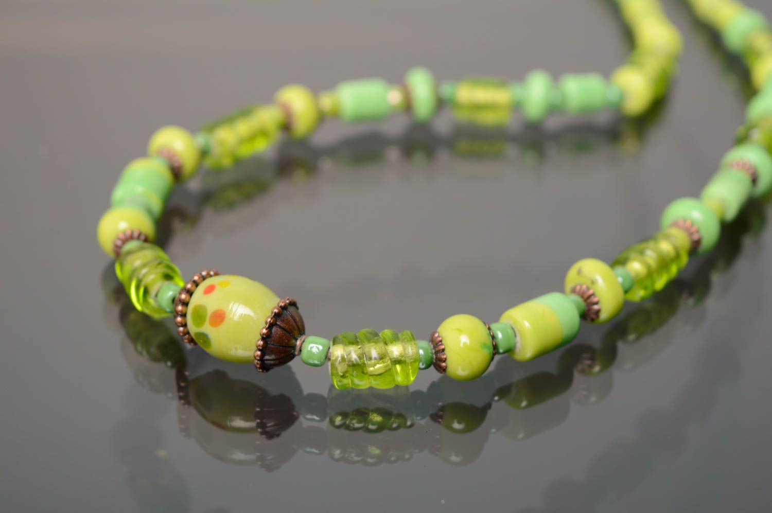 Green lampwork glass bead necklace photo 1