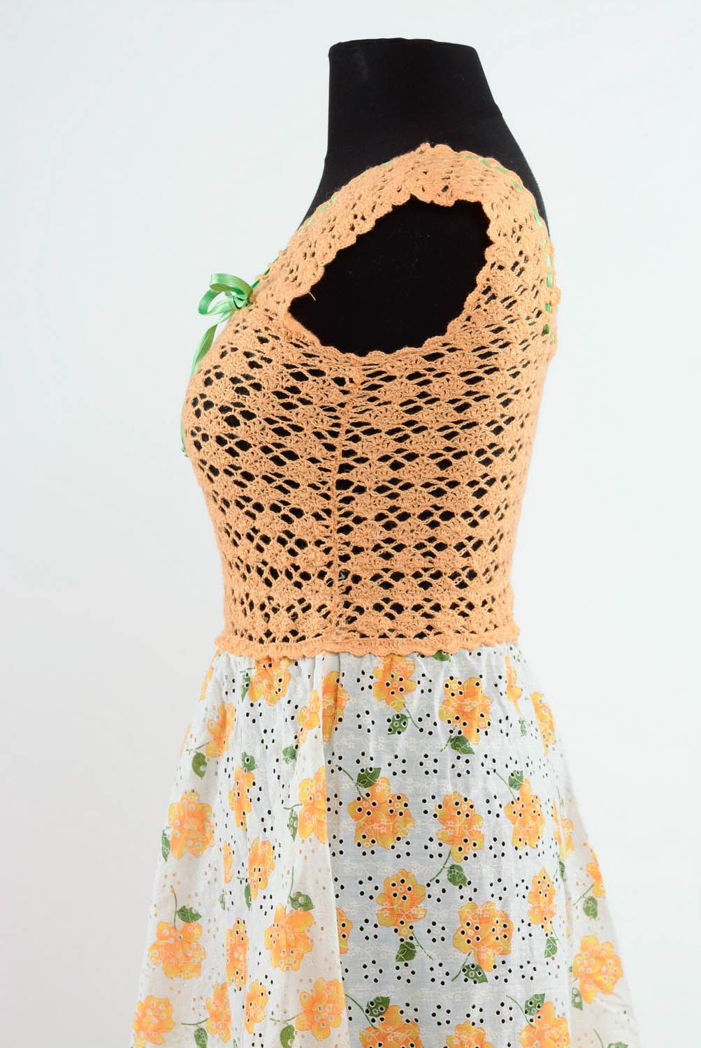 Dress with crocheted bodice photo 3