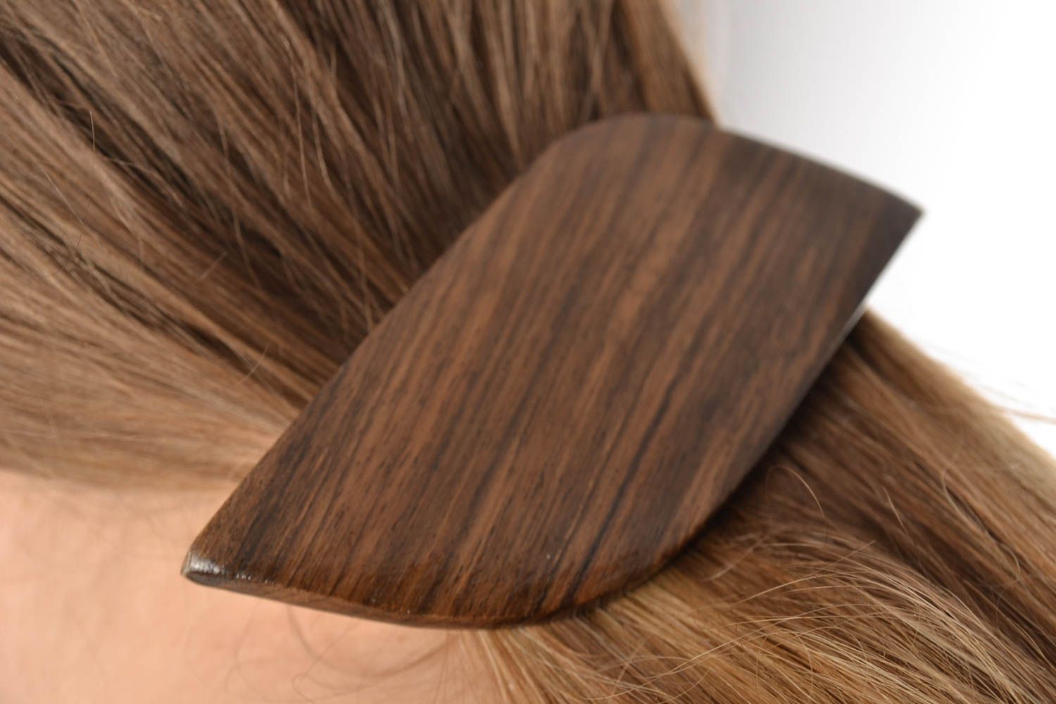 Barrette à cheveux en bois marron fermoir automatique pratique faite main photo 1