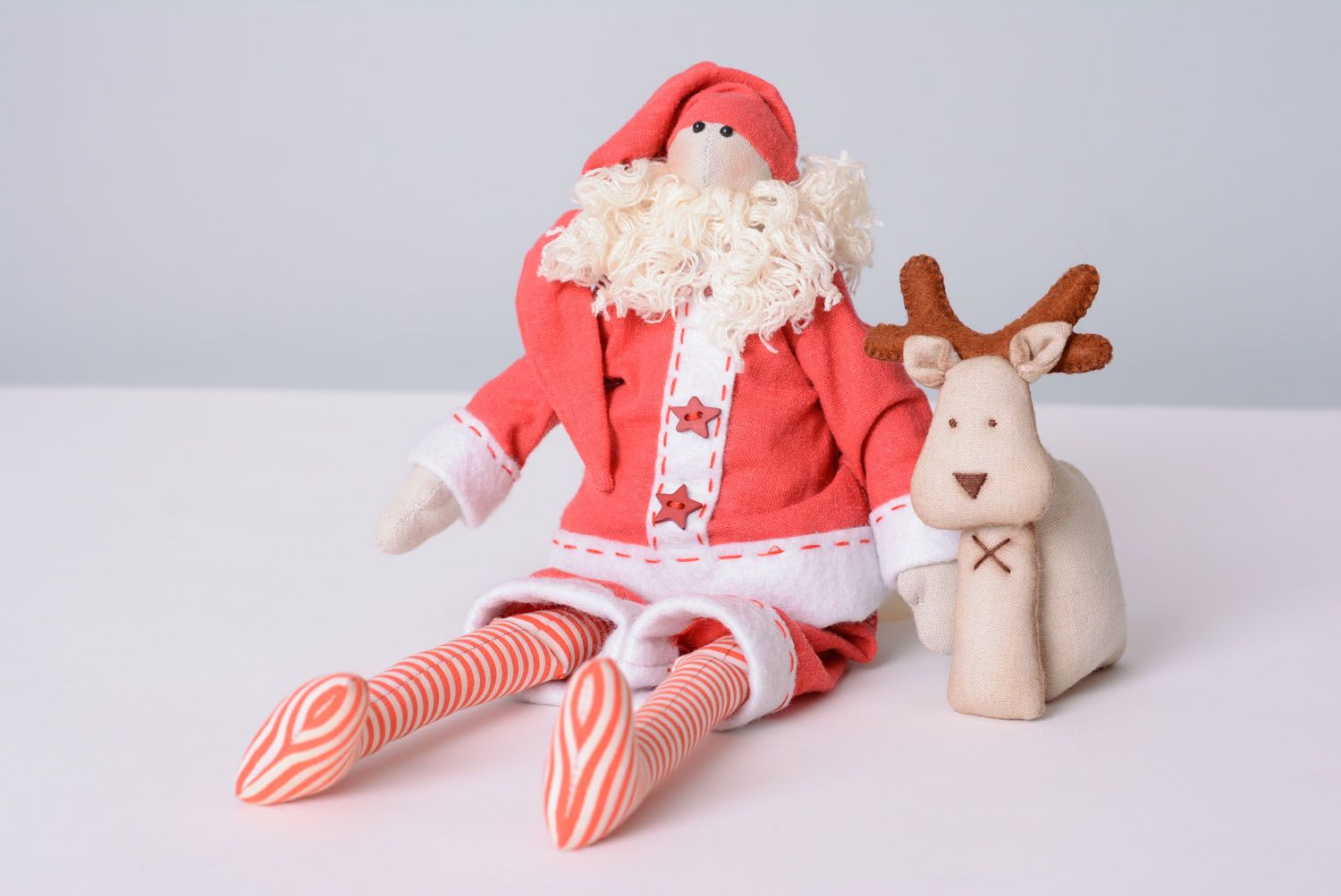 Санта Клаус с оленем фото 5