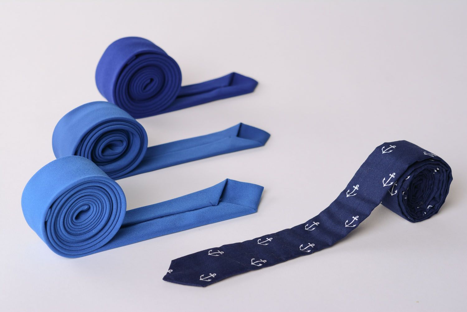 Blue cotton tie with anchors photo 2