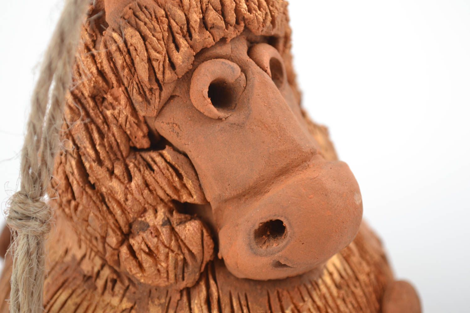 Handmade kleines Glöckchen Deko Pferd Figur aus Ton mit Acrylfarbe bemalt foto 2