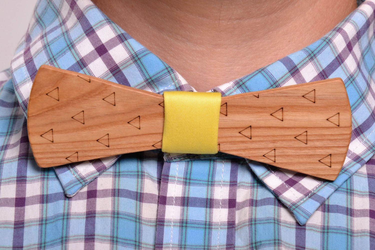 Wooden bow tie and yellow handkerchief photo 5