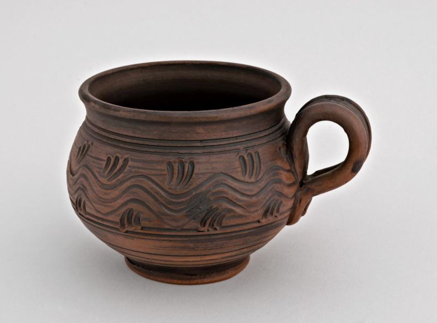 8 oz natural clay handmade coffee cup in pot-shape style with handle and rustic pattern photo 2