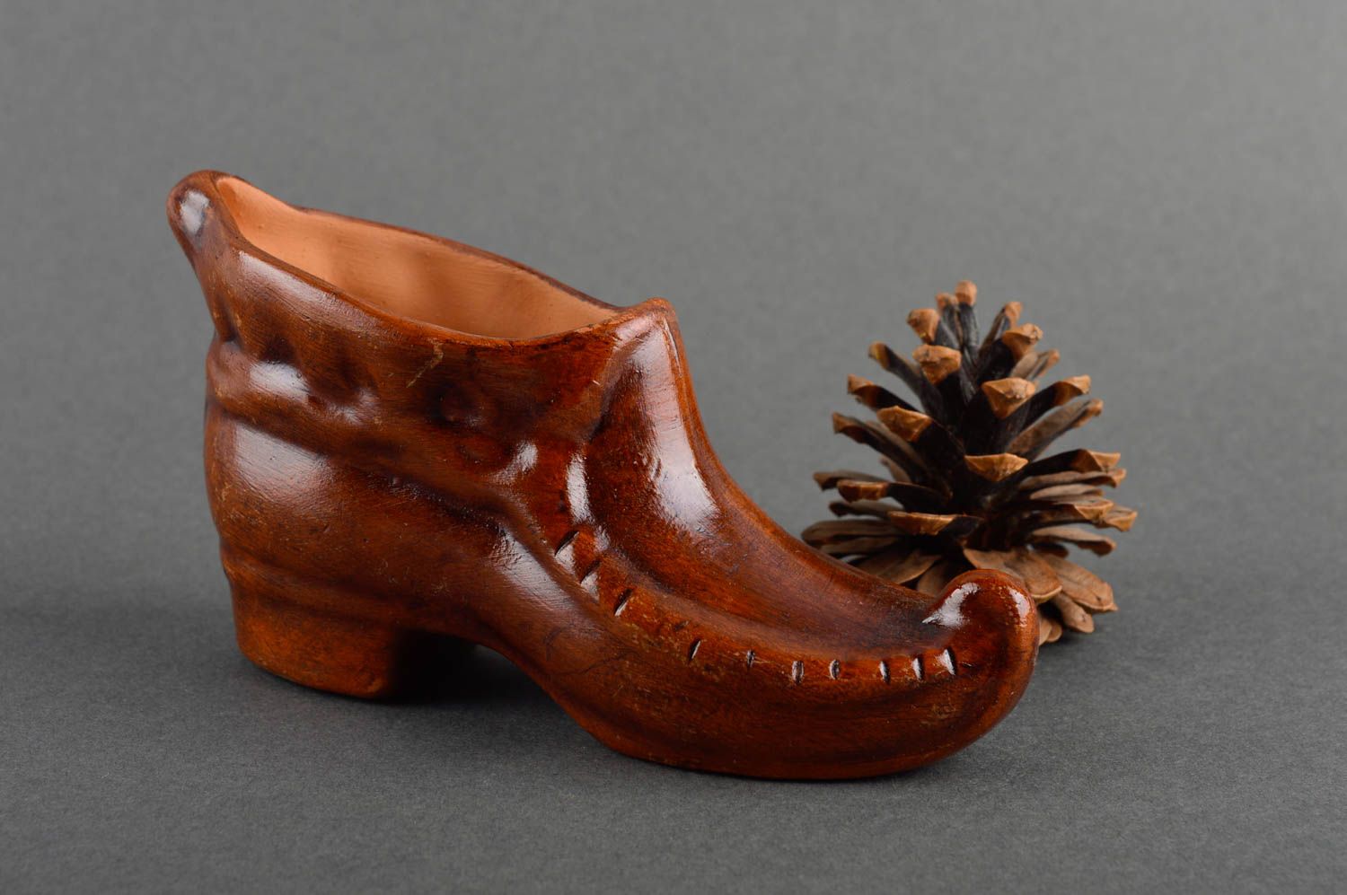Handmade Keramik Figur schön Wohn Accessoire Miniatur Figur drolliger Schuh foto 1