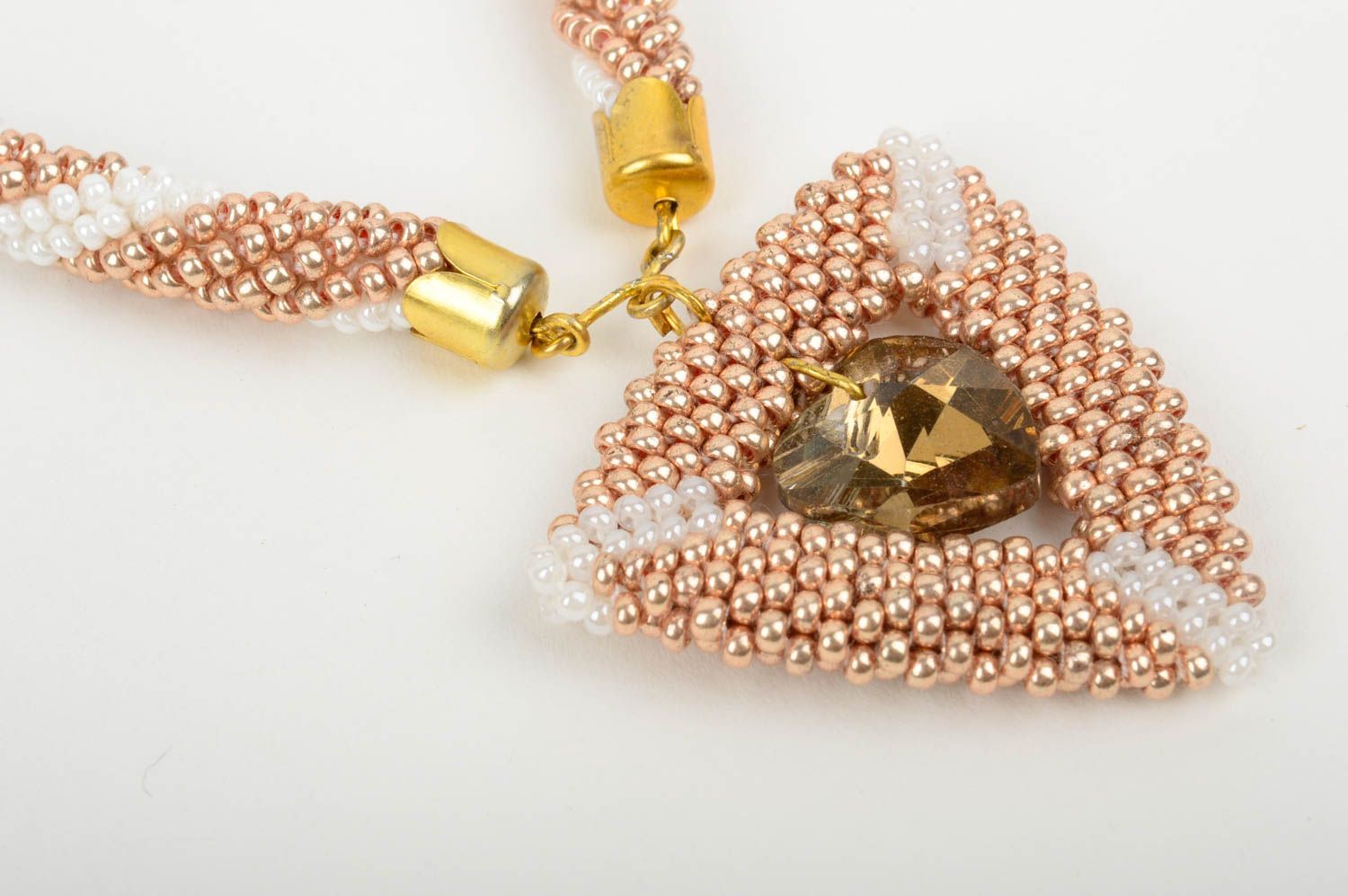 Collier perles rocaille Bijou fait main beige avec pendentif Accessoire femme photo 3