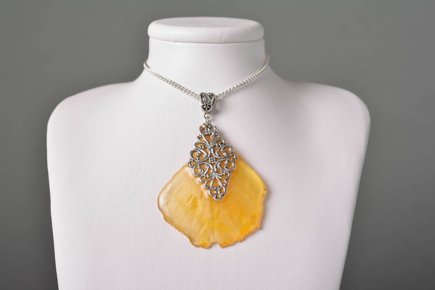 Handmade botanic pendant with flowers epoxy resin pendant epoxy resin jewelry photo 5