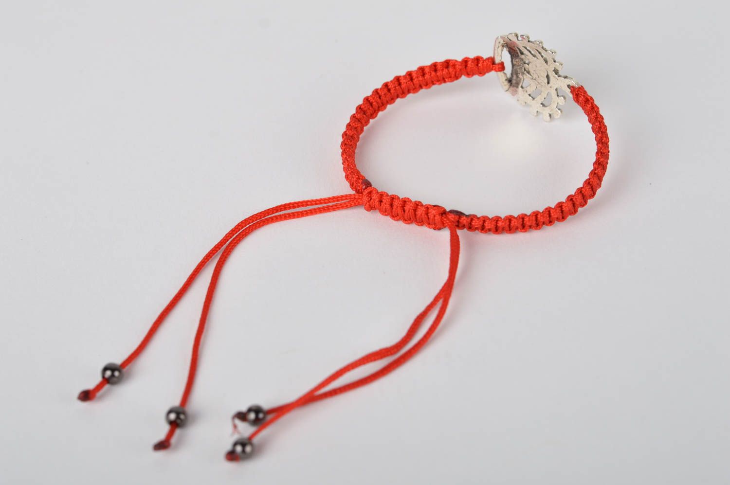 Pulsera hecha a mano de hilo rojo regalo original accesorio para mujer de moda foto 5