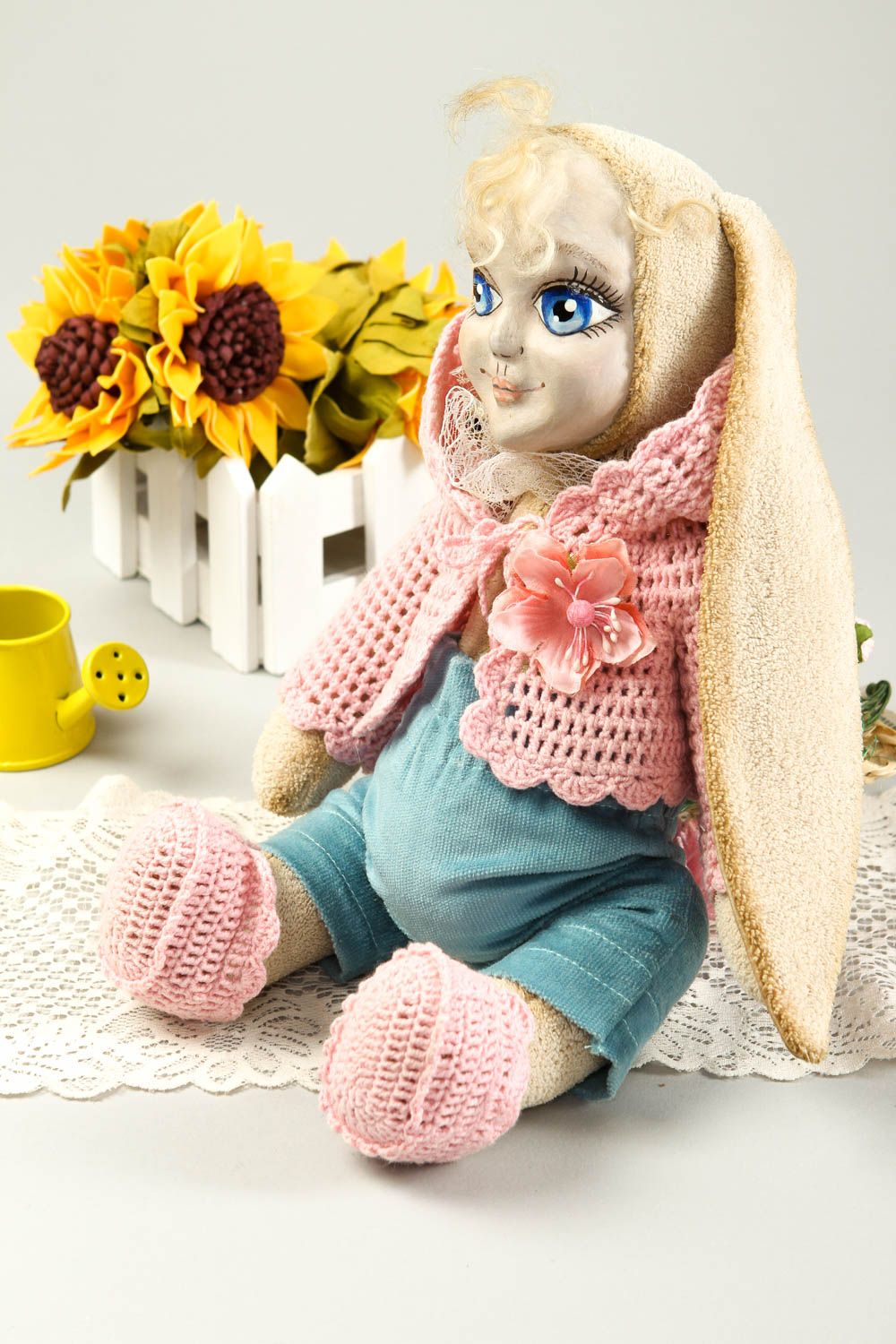Bambola interessante in cotone fatta a mano pupazzo tessile decoro casa foto 1