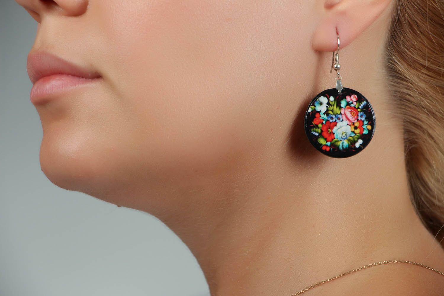 Round ethnic earrings made of polymer clay photo 5