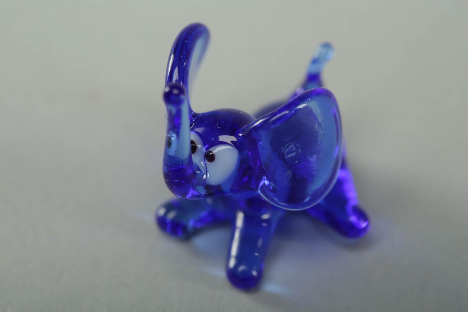 Figura de cristal con forma de elefante en técnica de lampwork foto 2