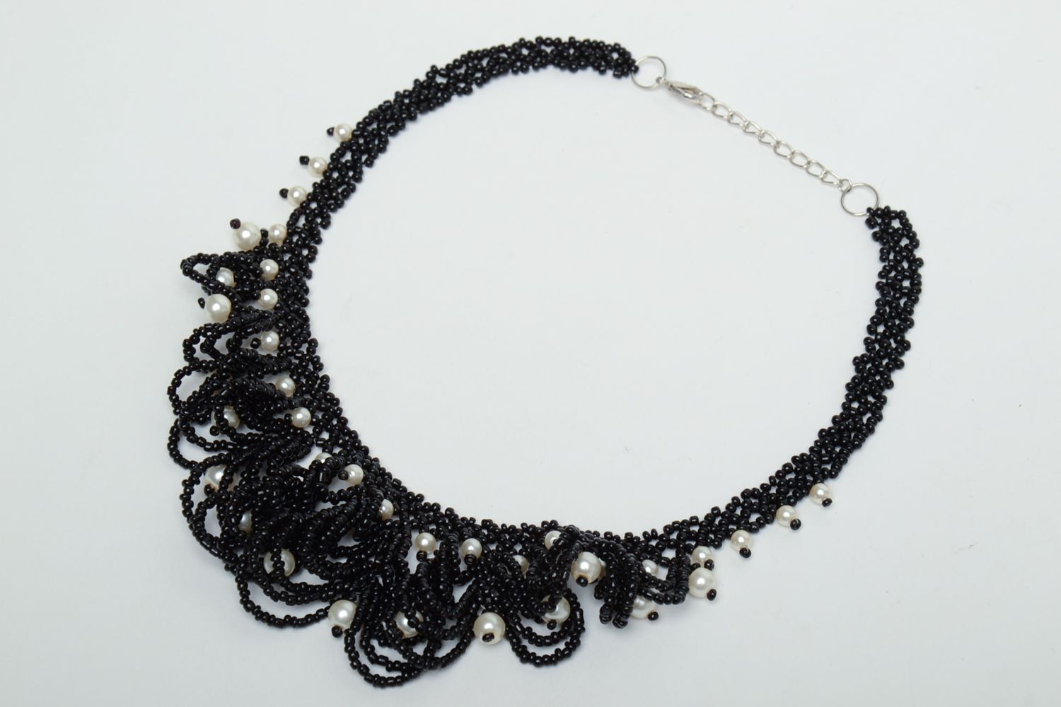 Collier en perles de rocaille tchèques fait main noir cadeau pour femme photo 2