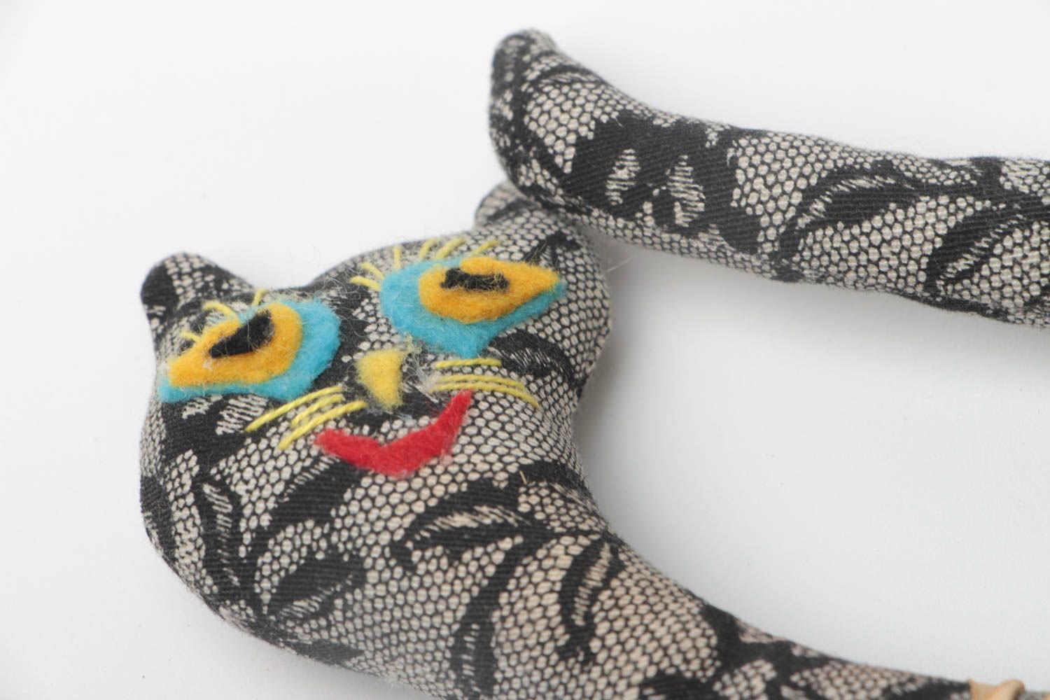 Joli jouet mou fait main en forme de chatte en coton et feutre décoration photo 3