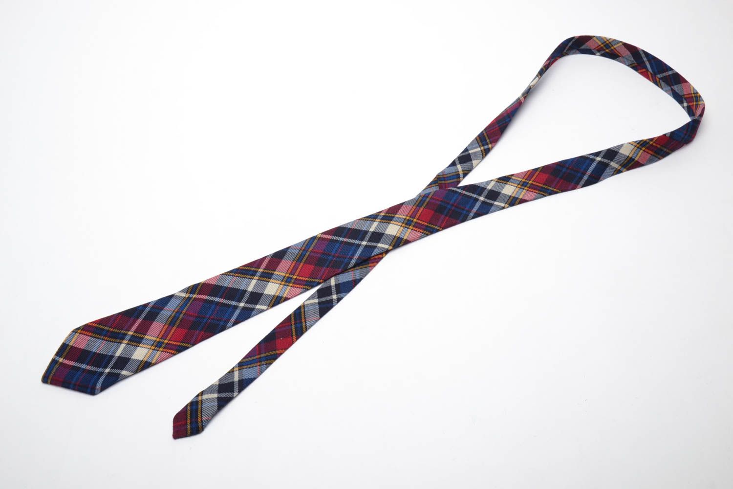 Cravatta d'autore fatta a mano accessorio originale di stoffa per uomo
 foto 4