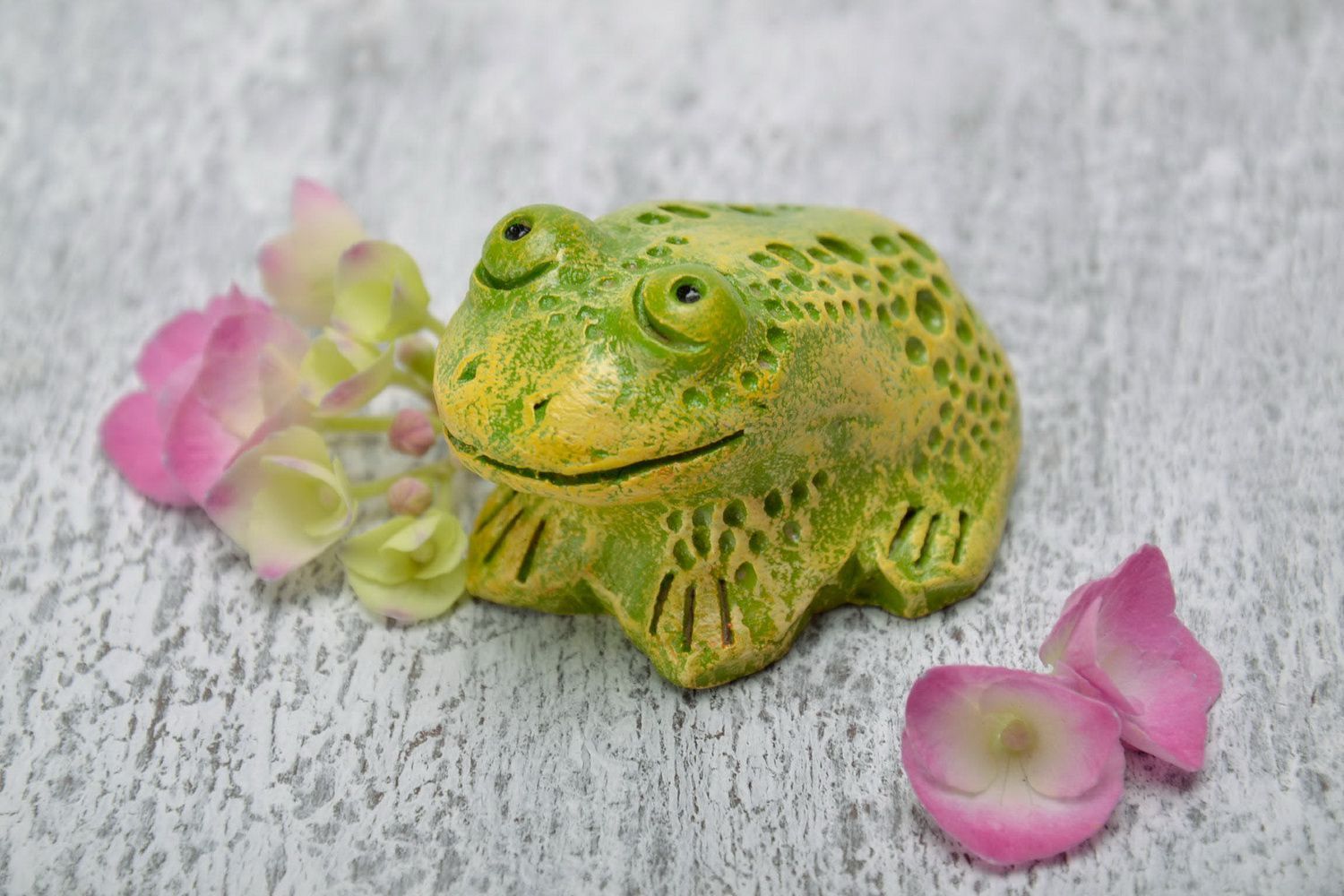 Plaster statuette Frog photo 5