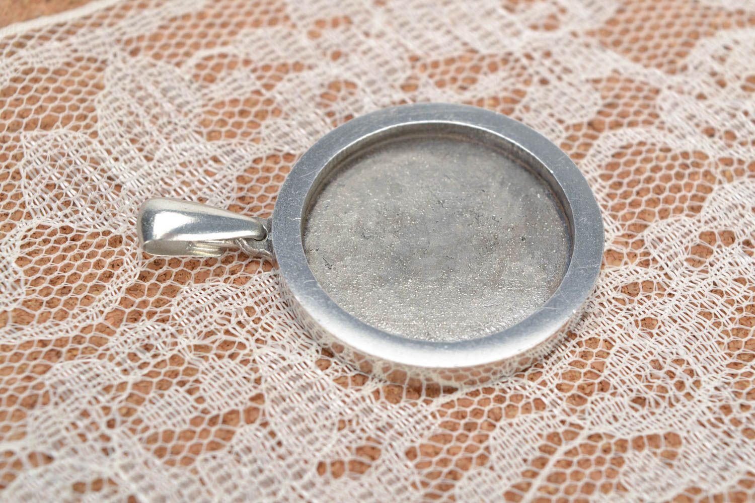 Beautiful designer metal blank pendant DIY jewelry photo 4