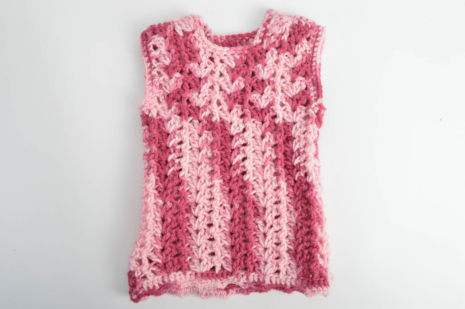Tunique tricotée en mi-laine au crochet rose pour enfant vêtement fait main photo 2